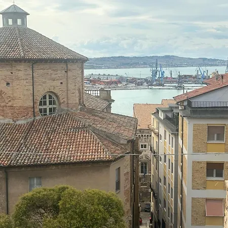 Domus Mirabilis Bed & Breakfast