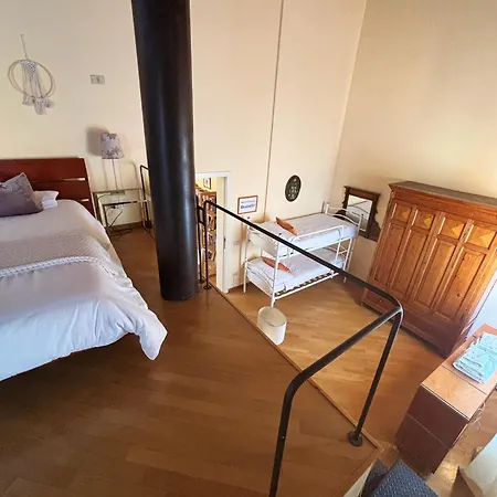 Domus Mirabilis Bed & Breakfast